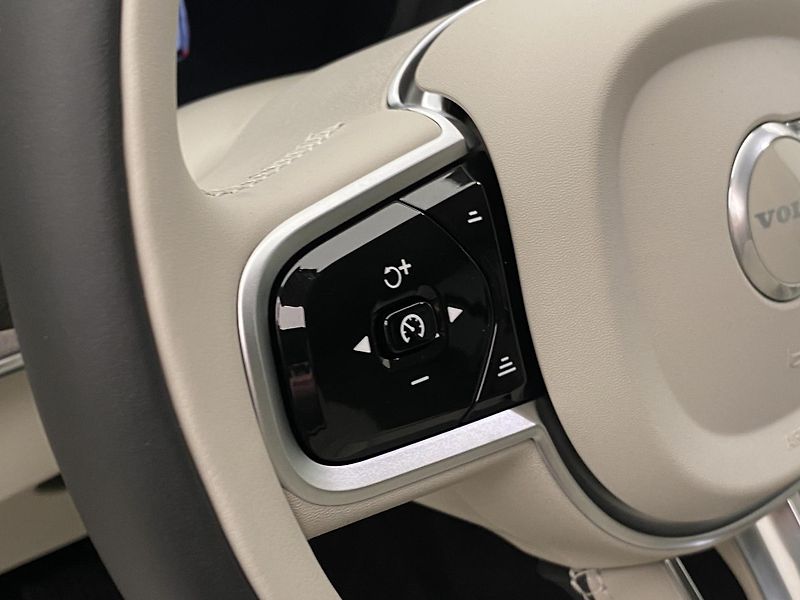 Volvo XC90 (2026) B5 AWD AUT BRIGHT PLUS 7míst - fotka 24 z 71
