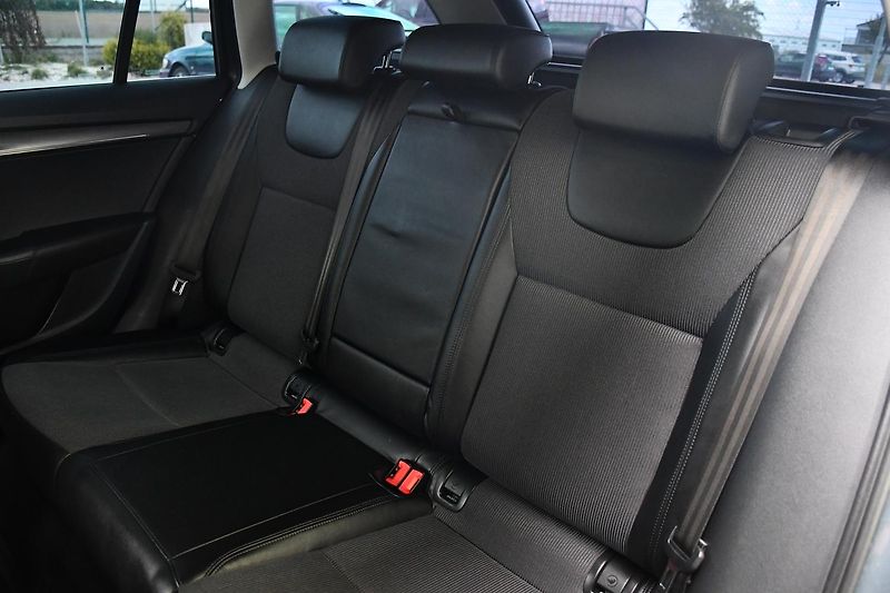 Škoda Octavia 2.0TDi STYLE VIRTUAL ACC ČR - fotka 20 z 54
