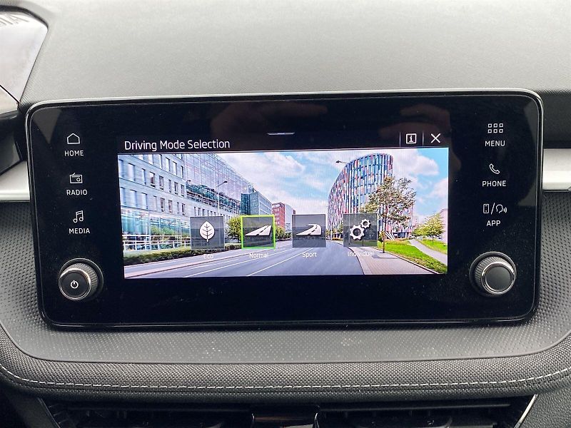 Škoda Fabia (2024) 1.0 TSI Top Selection - fotka 16 z 34