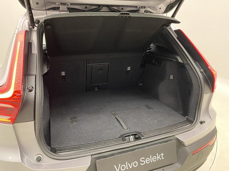 Volvo XC40 B3 AUT DARK PLUS - fotka 5 z 62