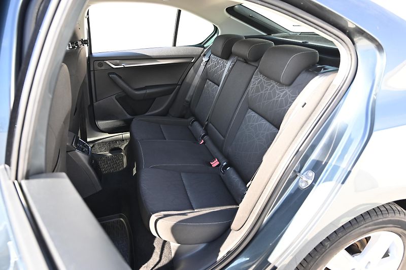 Škoda Octavia 1.6TDI 85KW DSG Clever 9/2018 - fotka 30 z 50