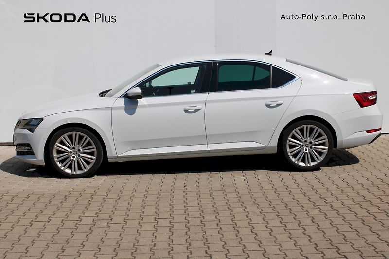 Škoda Superb (2023) 2.0 TDI 147 kW Style - fotka 2 z 25