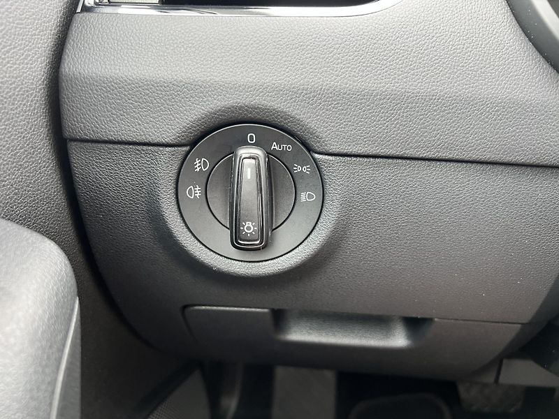 Škoda Octavia 1.6TDi 81kw KLIMA TEMPOMAT ALU - fotka 13 z 42