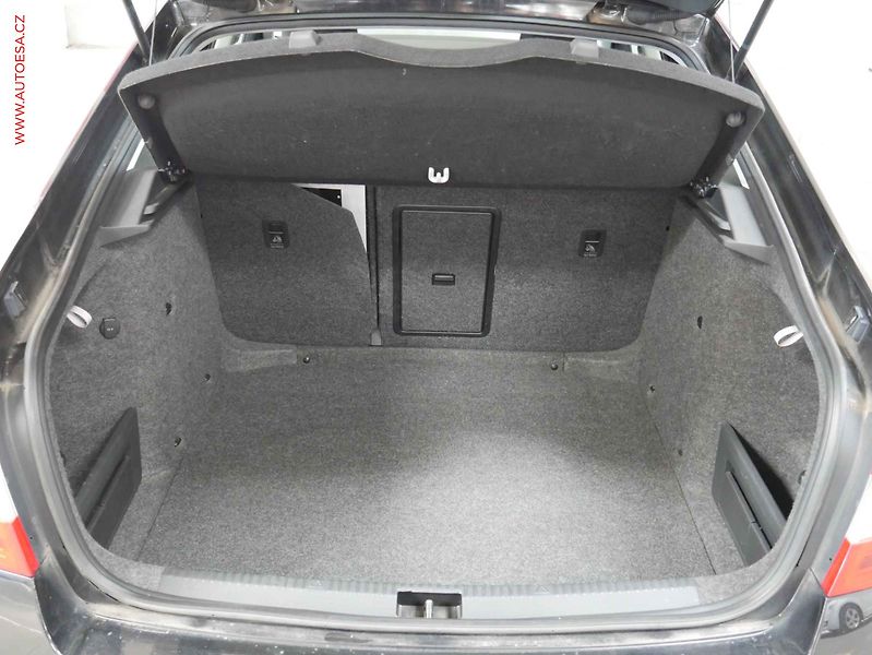 Škoda Octavia (2013) 2.0TDi, ČR, AAC, p.čidla - fotka 7 z 20