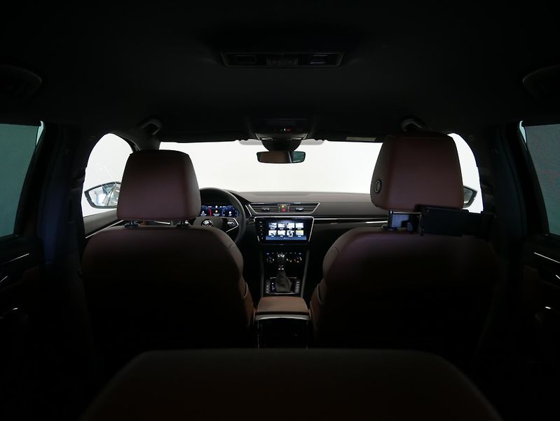 Škoda Superb - fotka 27 z 30