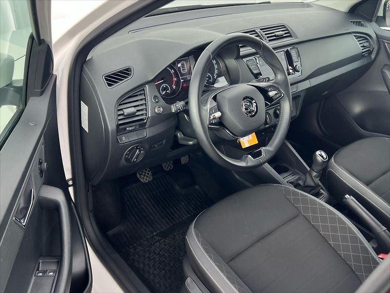 Škoda Fabia 1,0 TSi 70 kW AMBITION PLUS  I - fotka 10 z 23