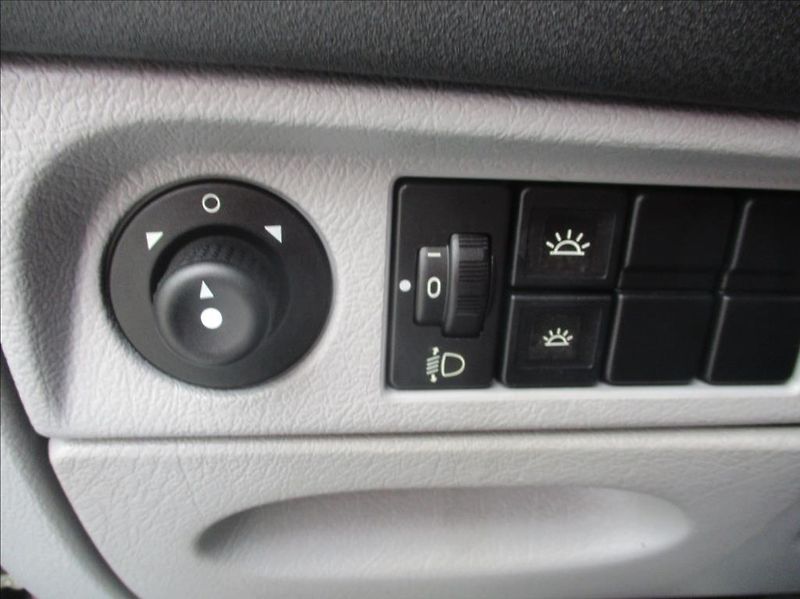 Citroën Xsara Picasso 1,6 i, klima, servis, tažné, - fotka 24 z 35