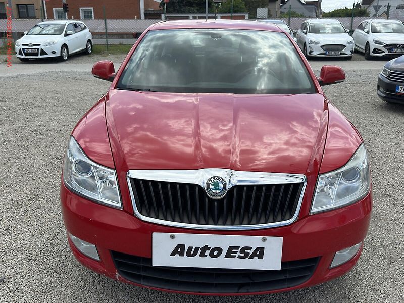 Škoda Octavia (2011) 2.0TDI, ČR, autoAC - fotka 2 z 18
