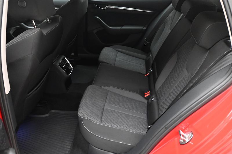 Škoda Octavia 1,4 TSI iV 110kW DSG Style SoH - fotka 14 z 32