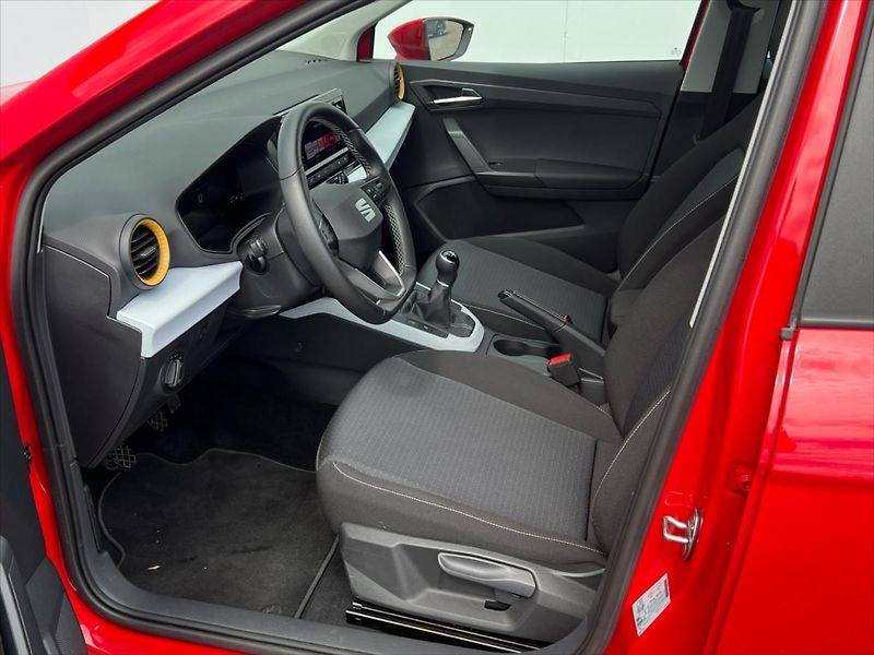 Seat Arona 1,0 TSi 70kW STYLE - fotka 11 z 25