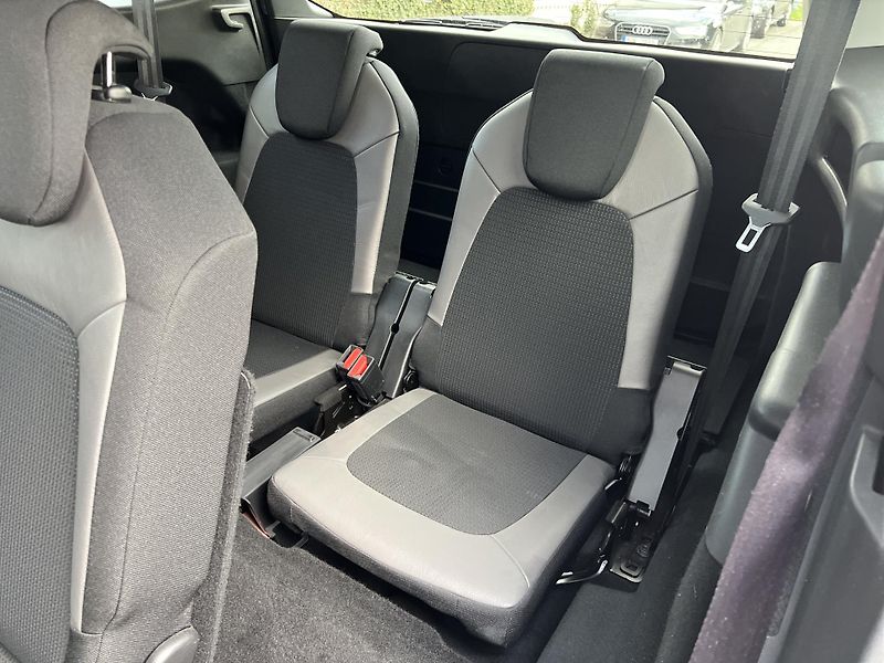 Citroën Grand C4 Picasso 2.0HDi 7MÍST KAMERA KLIMA ČR - fotka 27 z 49