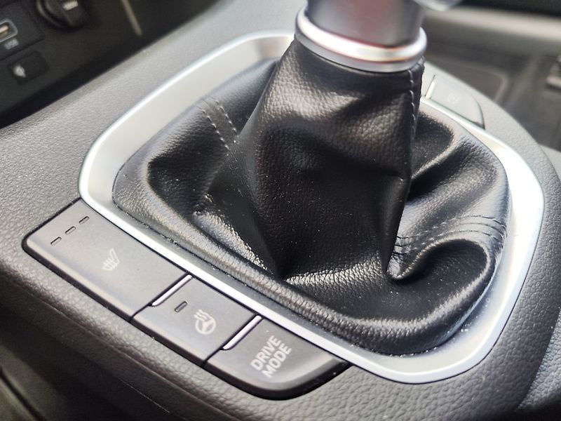 Hyundai i30 1.5 T-GDi117kw smart Navi - fotka 24 z 34