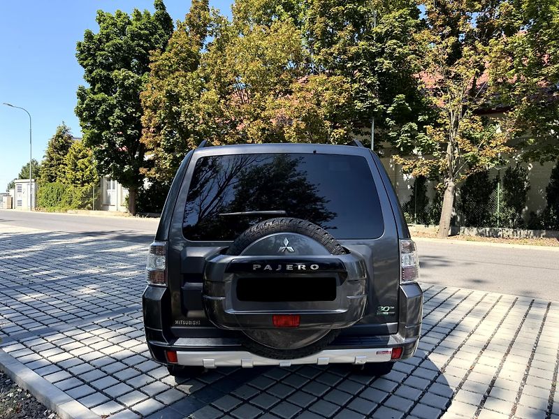 Mitsubishi Pajero 3.2 D-ID 147 kW - fotka 5 z 20