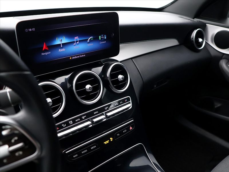 Mercedes-Benz Třídy C 2,0 220d Aut. Avantgarde - fotka 23 z 34