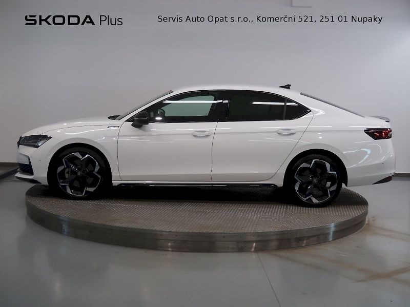 Škoda Superb (2026) SPORTLINE 2.0TDI 142KW TAŽNÉ W - fotka 3 z 43