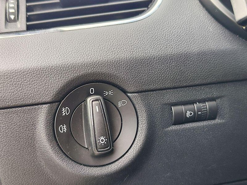Škoda Octavia 1.6 TDI/81kW Elegance - fotka 26 z 28