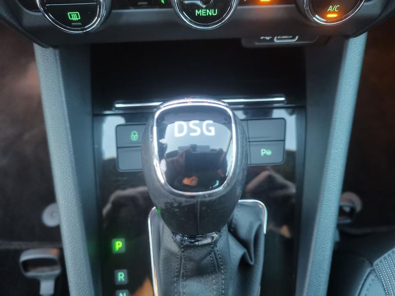 Škoda Octavia 2,0TDI DSG 110kW ACC STYLEPLUS - fotka 54 z 87