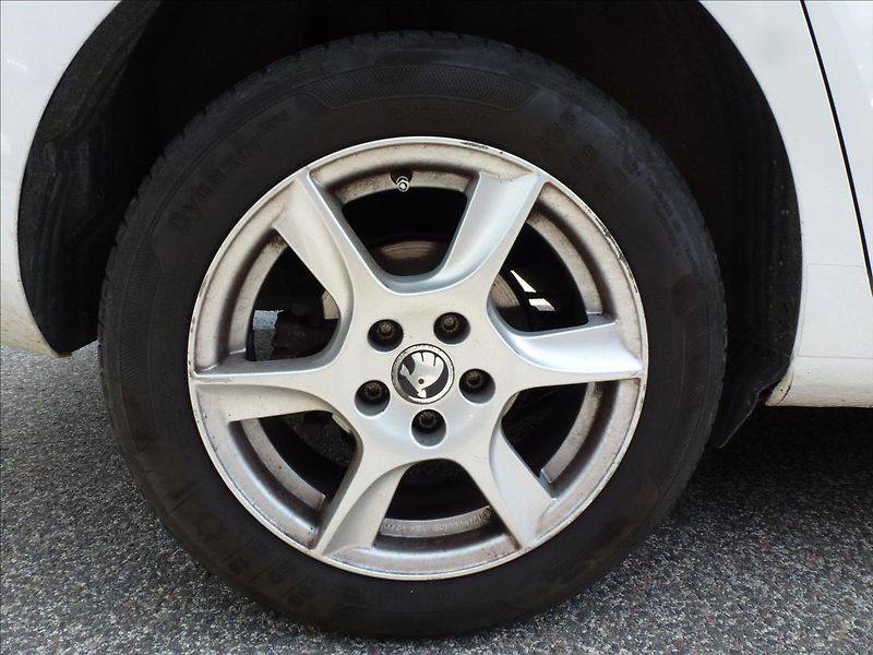 Škoda Rapid 1,4 TSI DSG Automat Spaceback - fotka 44 z 47