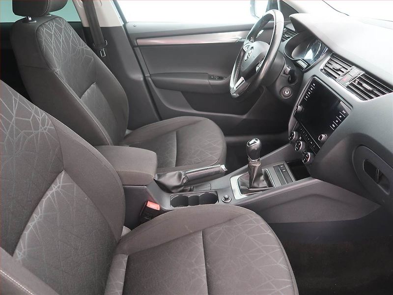 Škoda Octavia (2018) Clever 2.0 TDI, Tempomat - fotka 7 z 15