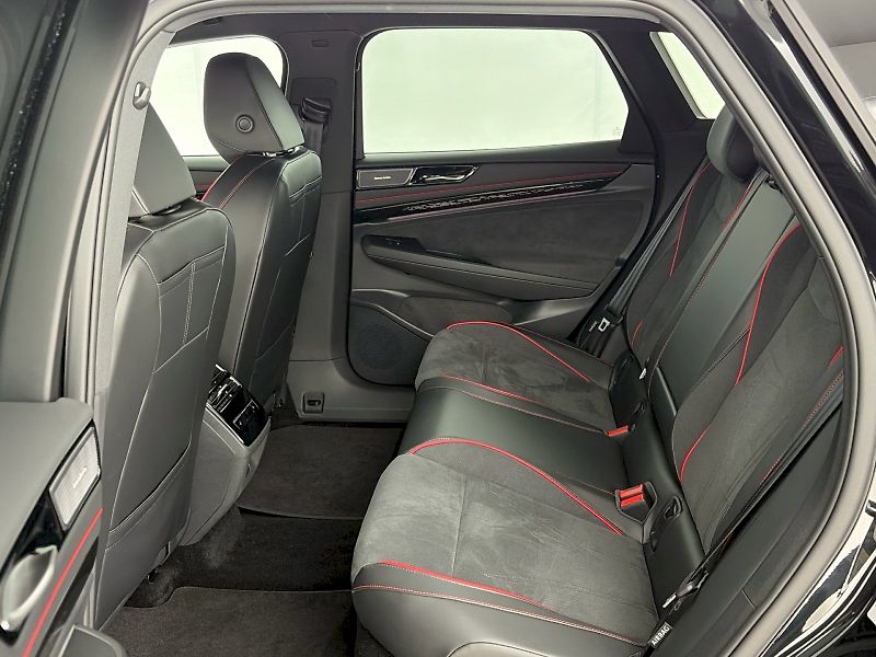 Volkswagen ID.7 Tourer (2025) GTX 250kW 4Motion, 91 kWh - fotka 8 z 48