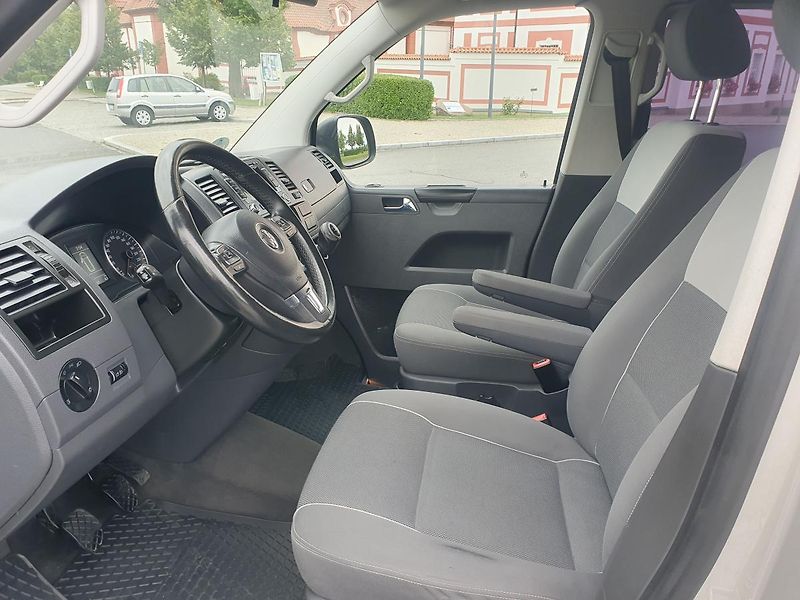 Volkswagen Multivan (2011) 2L 103kw, SPLÁTKY  - fotka 11 z 29