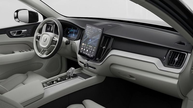Volvo XC60 (2026) DARK B5 PLUS AWD,360° KAMERA - fotka 8 z 9