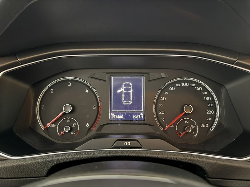 Volkswagen T-Roc 2,0   TDI 4MOTION ACC LED - fotka 10 z 26