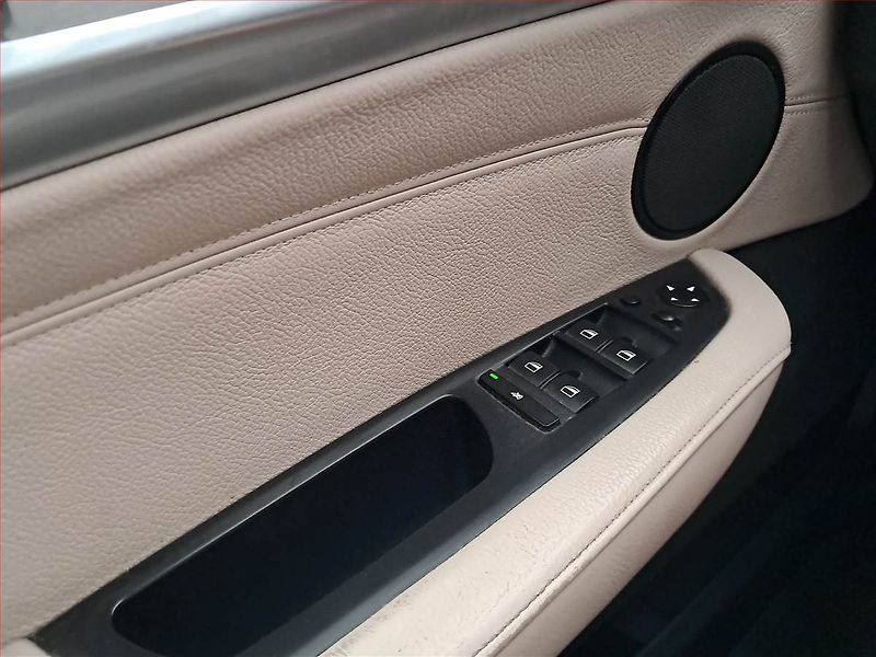 BMW X6 (2011) xDrive40d, 4X4, Automat, Kůže - fotka 16 z 17