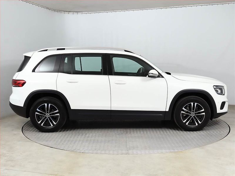 Mercedes-Benz GLB (2023) 200 d 4MATIC - fotka 6 z 24