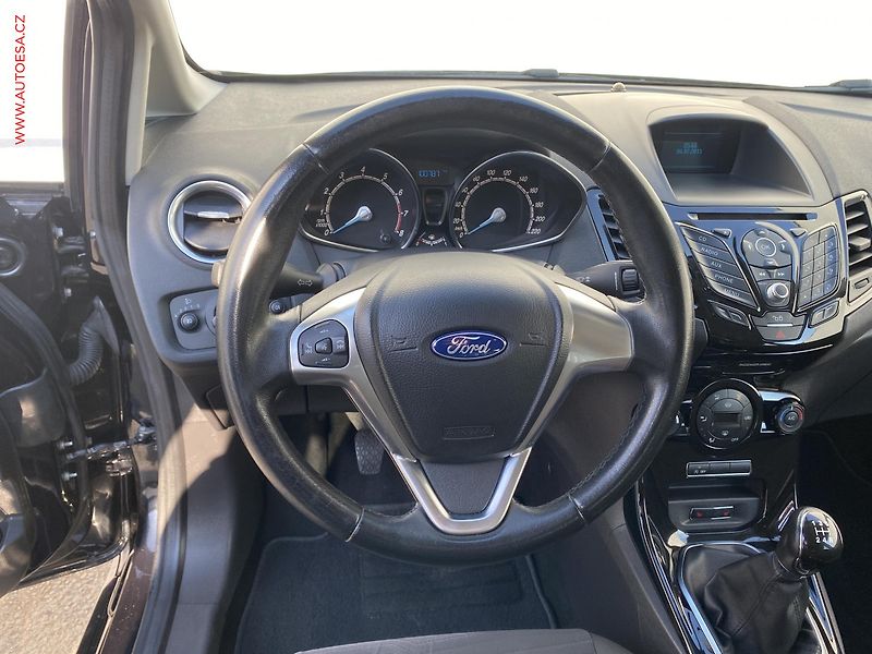 Ford Fiesta (2015) 1.0 EB, Titanium, výhřev sed - fotka 11 z 17