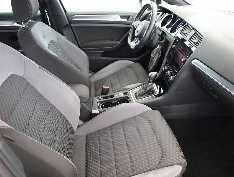 Volkswagen Golf (2017) R-Line 1.4 TSI, Automat - fotka 7 z 18