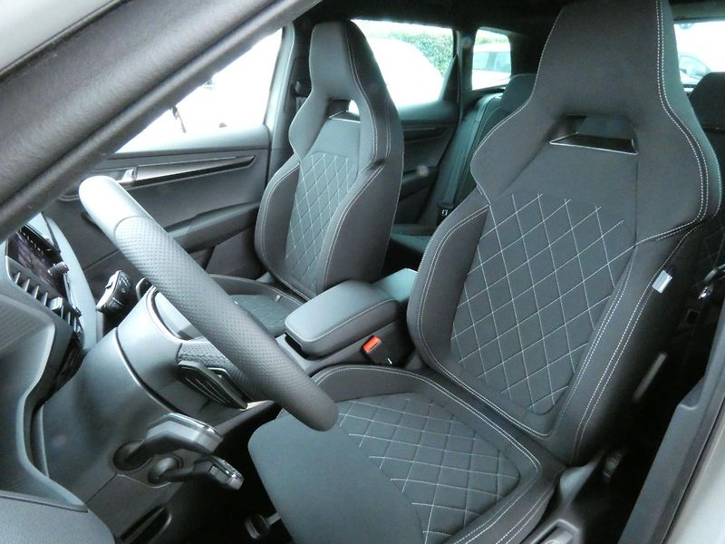 Škoda Karoq (2026) Sportline 1.5 TSI 110 kW DSG - fotka 17 z 30