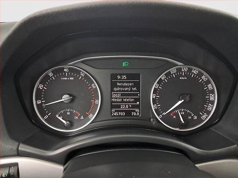Škoda Octavia (2012) Elegance 1.4 TSI, Tempomat - fotka 11 z 19