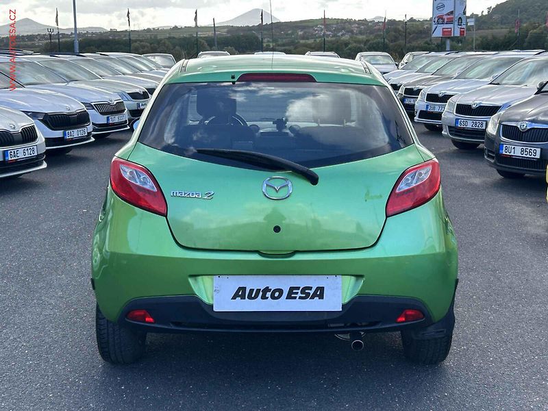 Mazda 2 (2009) 1.4i, 2.maj,ČR, AC - fotka 5 z 15