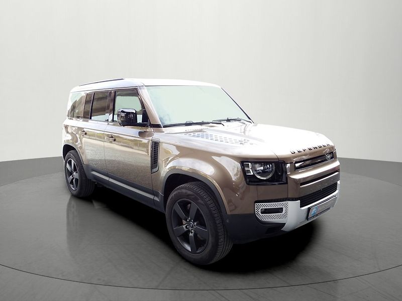 Land Rover Defender 110 D300 221kW Black Packet ČR - fotka 6 z 33