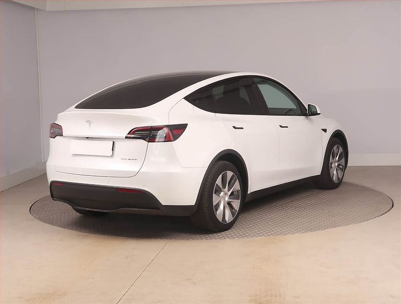 Tesla Model Y (2021) Long Range AWD 75kWh, SoH 92% - fotka 5 z 30