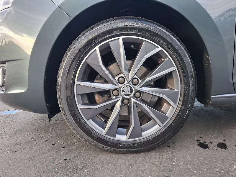 Škoda Rapid (2015) Spaceback EDITION 1.2TSi 63kW, - fotka 16 z 18