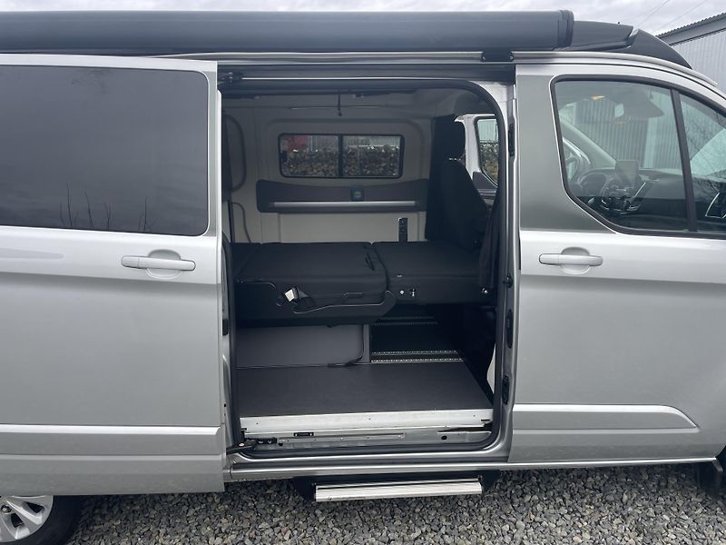 Ford Transit 2.0TDCi 130PS CONECT KARMANN - fotka 91 z 185