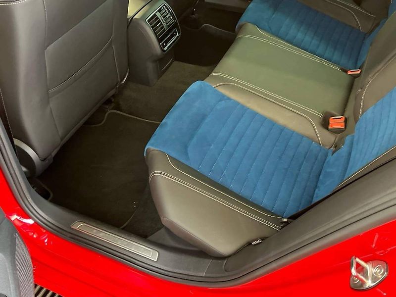 Volkswagen Passat (2024) 2.0 TDI 110kW BMT DSG Elegance - fotka 11 z 20