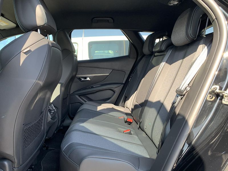 Peugeot 3008 ALLURE PACK 1.6 PHEV 165kW AT8 - fotka 6 z 29