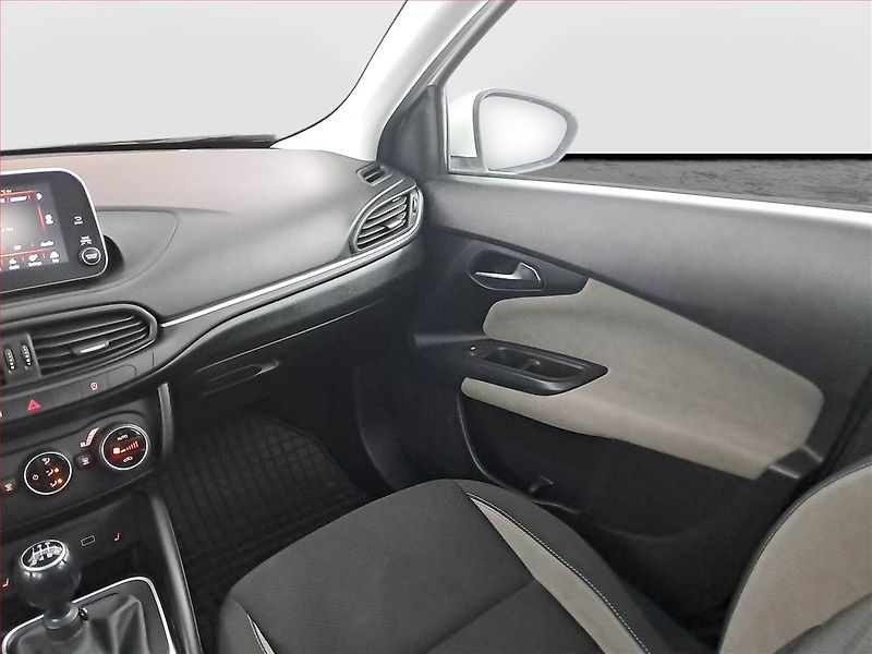 Fiat Tipo (2019) 1.4 16V, Serv.kniha, Tempomat - fotka 8 z 17