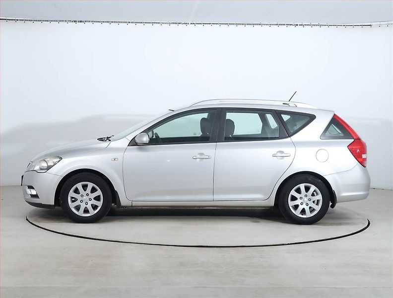 Kia Ceed (2011) 1.4 CVVT, po STK, slušný stav - fotka 3 z 17