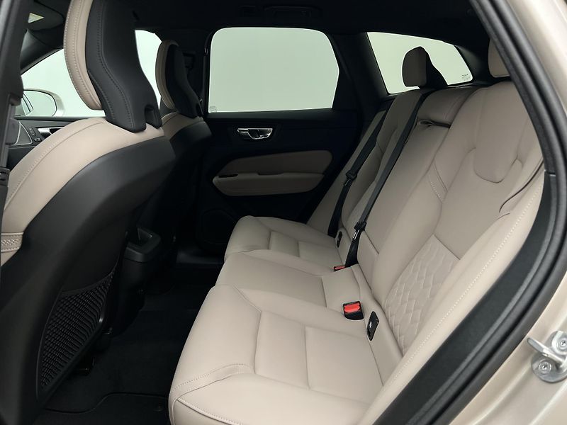 Volvo XC60 (2026) B5 AWD PLUS BRIGHT AUT - fotka 5 z 43