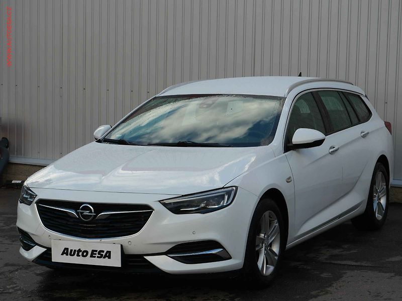 Opel Insignia (2019) 2.0 CDTi, Ultimate, AT, LED - fotka 3 z 26