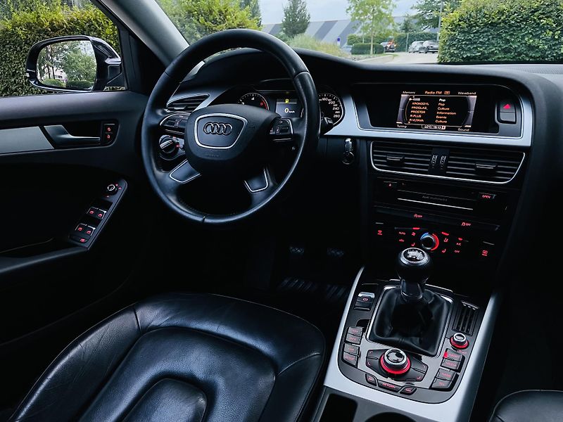 Audi A4 2.0TDI MAN 1MAJITEL VÝHŘEV LED - fotka 24 z 42