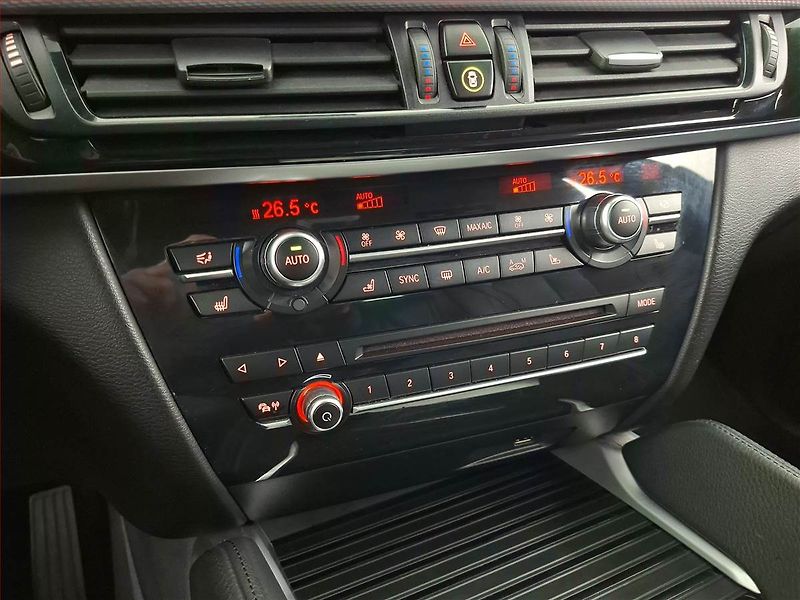 BMW X6 (2016) M Paket xDrive40d - fotka 17 z 24