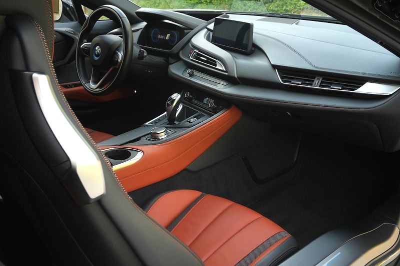 BMW i8 Coupe, Facelift, Lasery - fotka 26 z 28