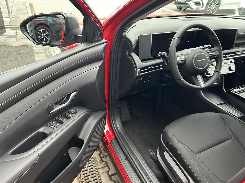 Hyundai Tucson 1,6 T-GDI PHEV 211kW SMART FL - fotka 13 z 34