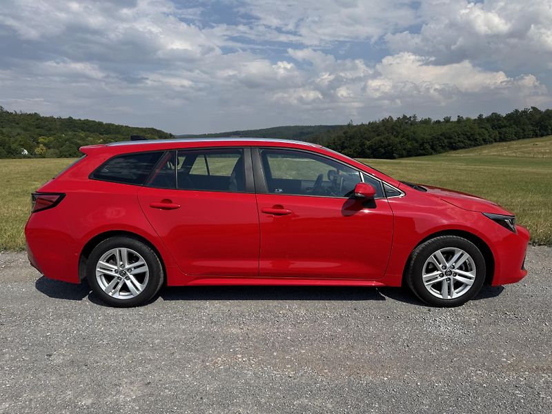 Toyota Corolla (2022) 1.8 HYBRID E-Cvt COMFORT ČR - fotka 6 z 25