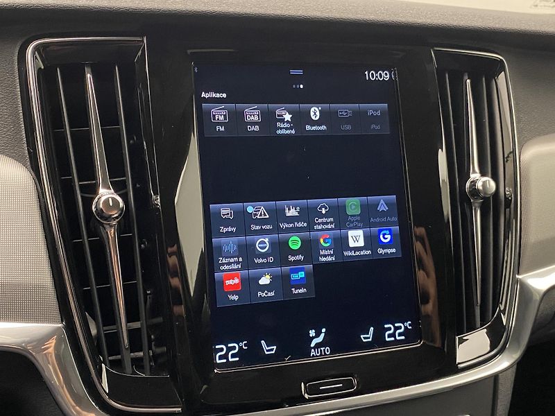 Volvo V90 B4 MOMENTUM AUT REZERVACE - fotka 43 z 48